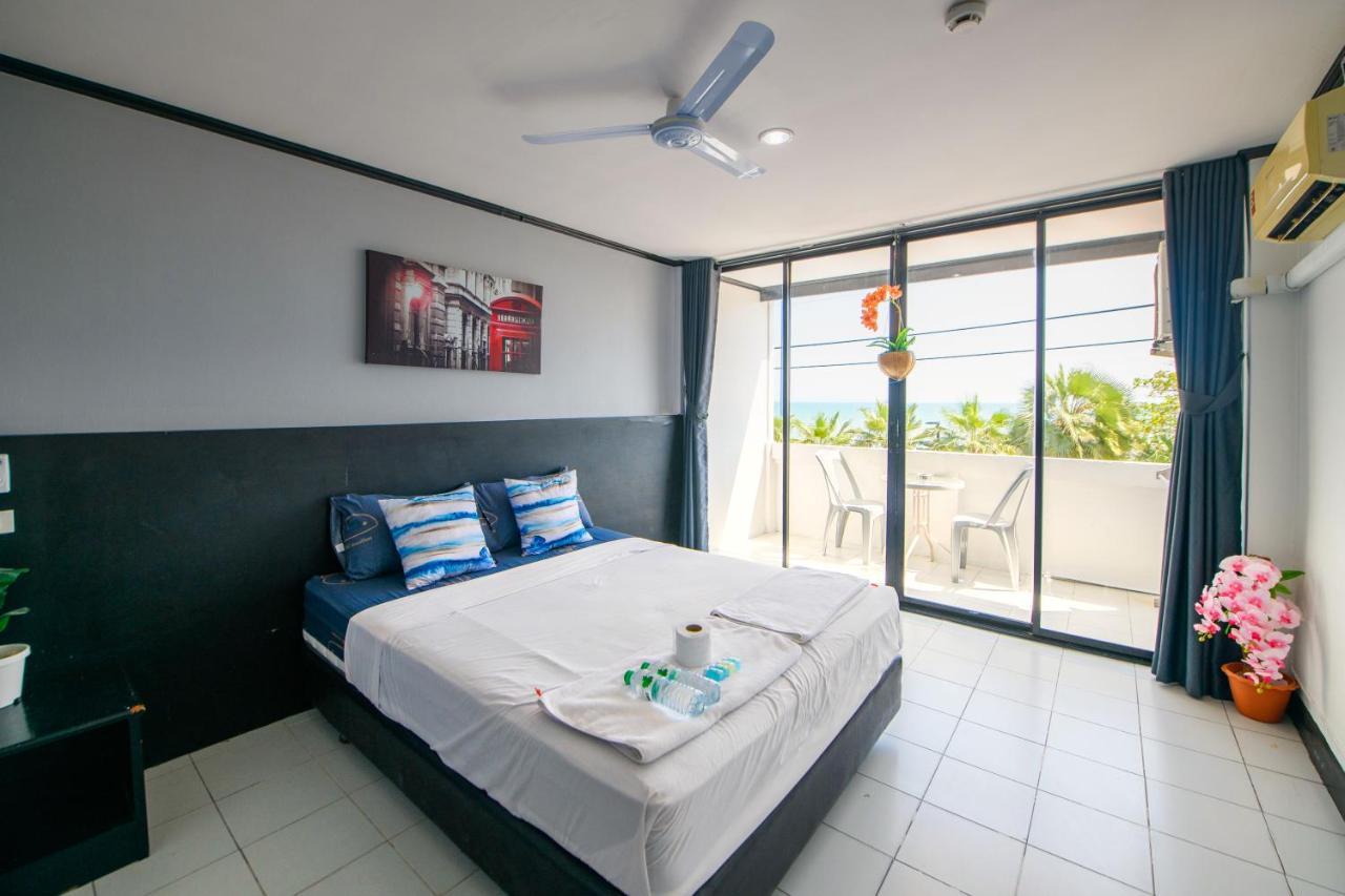 Happy Jomtien - Beachfront Ngoại thất bức ảnh