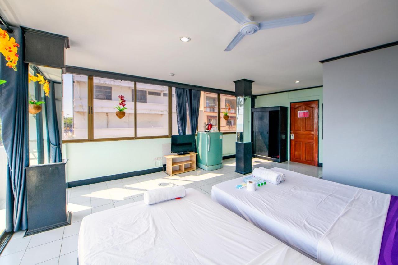 Happy Jomtien - Beachfront Ngoại thất bức ảnh