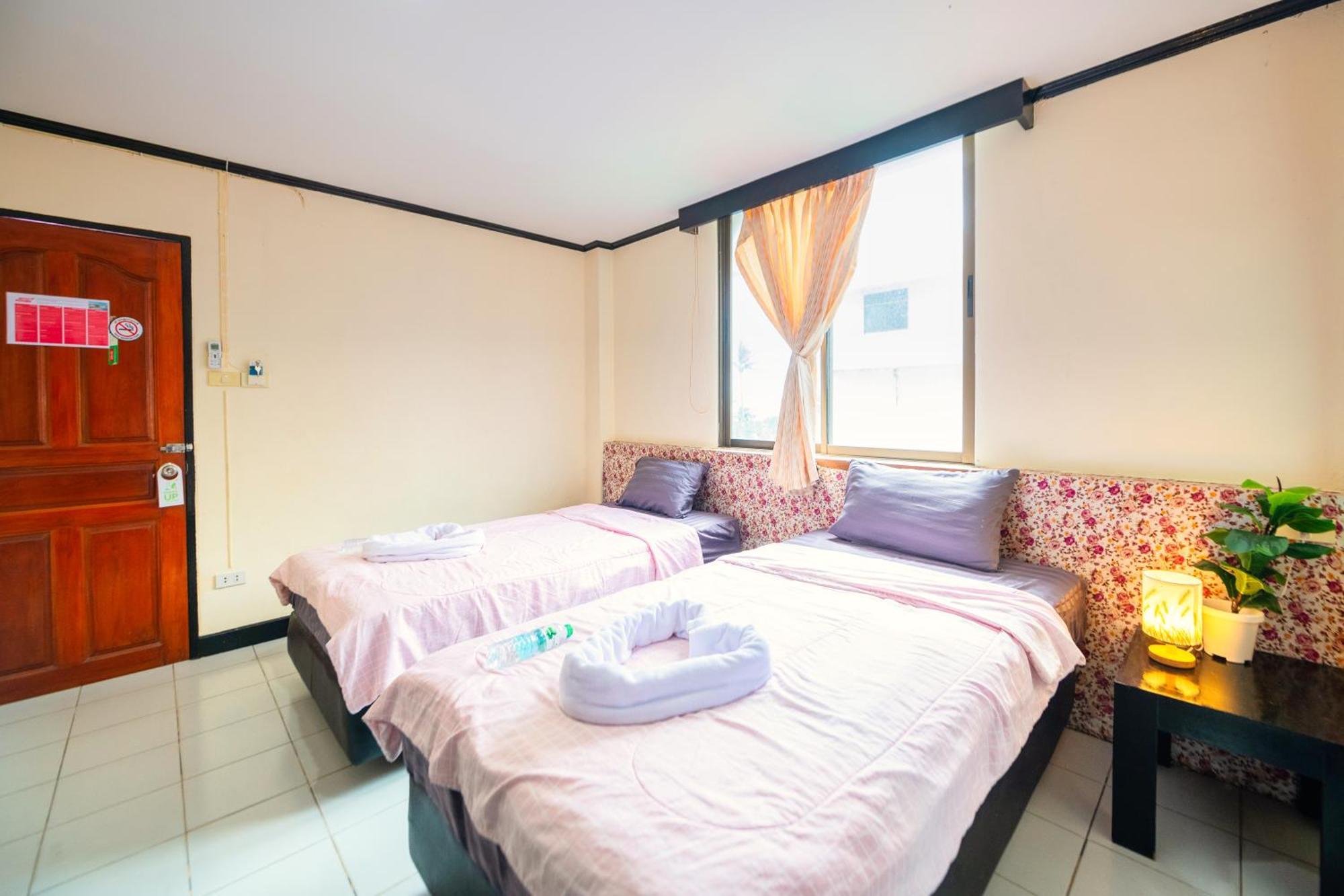 Happy Jomtien - Beachfront Phòng bức ảnh
