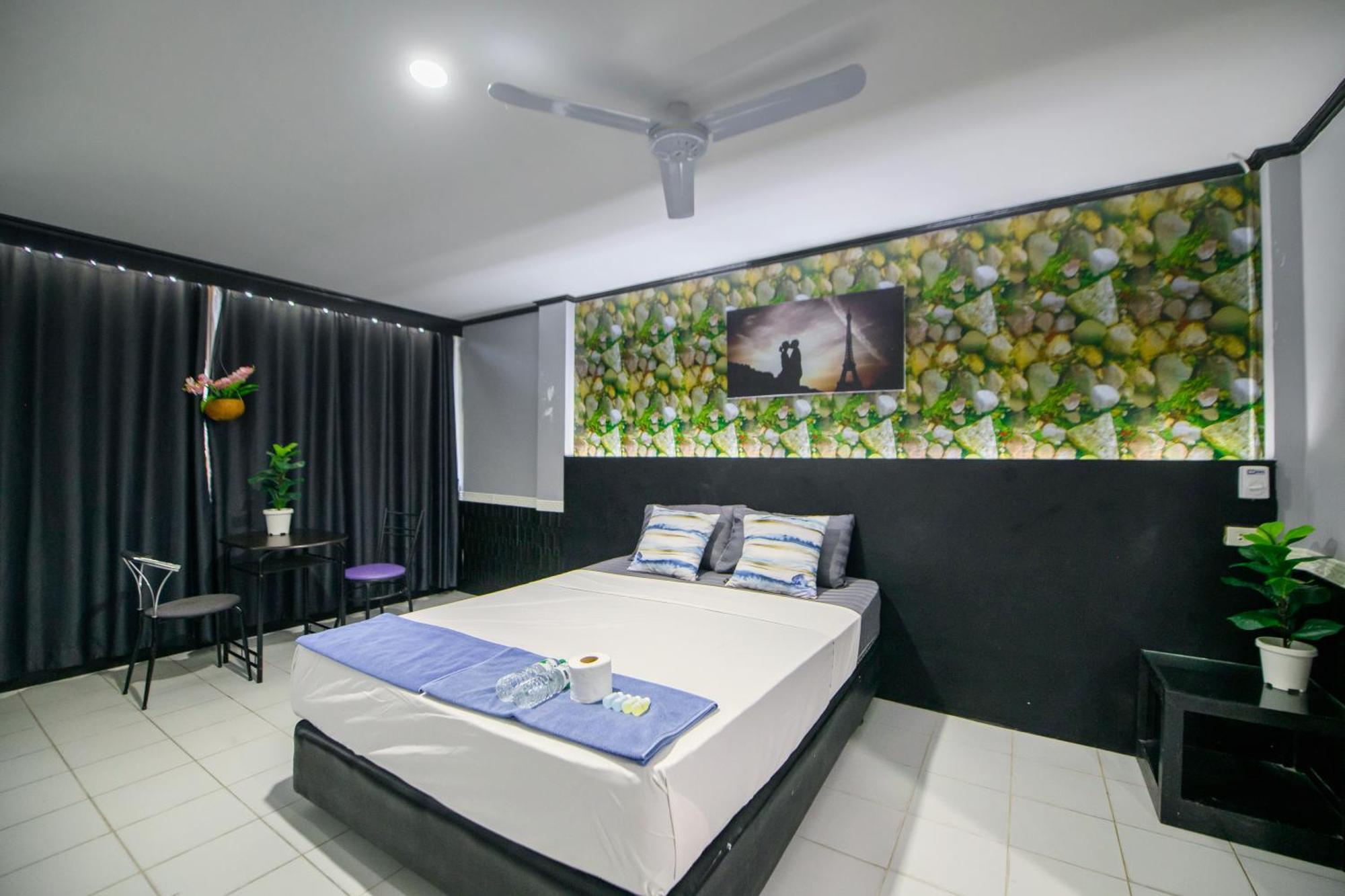 Happy Jomtien - Beachfront Phòng bức ảnh